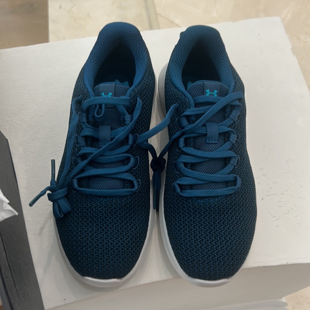Under Armor Women’s sneaker